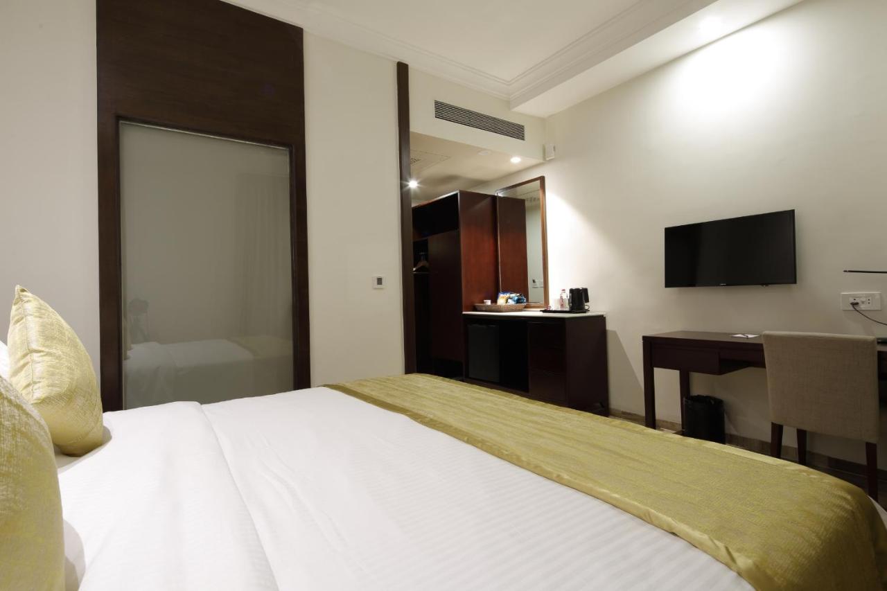 Regenta Inn Ranip Amhedabad Dış mekan fotoğraf
