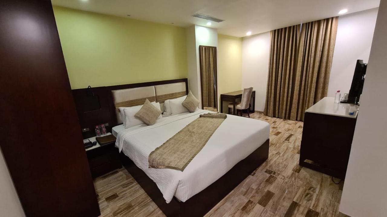 Regenta Inn Ranip Amhedabad Dış mekan fotoğraf
