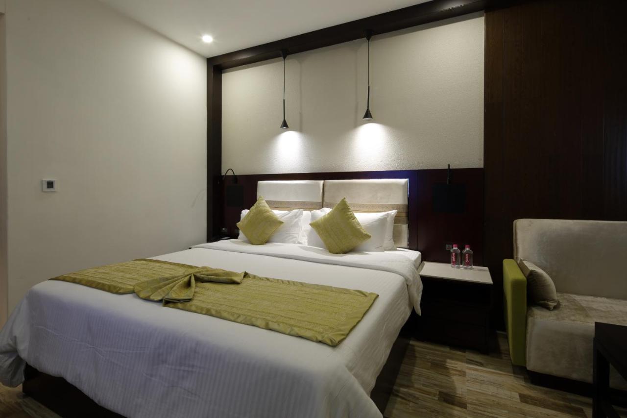 Regenta Inn Ranip Amhedabad Dış mekan fotoğraf