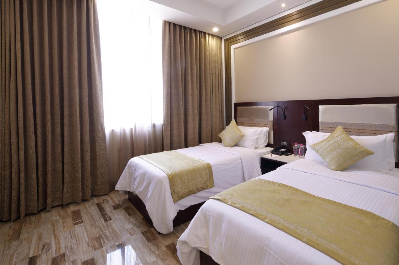 Regenta Inn Ranip Amhedabad Dış mekan fotoğraf