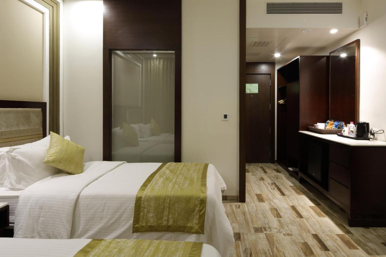 Regenta Inn Ranip Amhedabad Dış mekan fotoğraf
