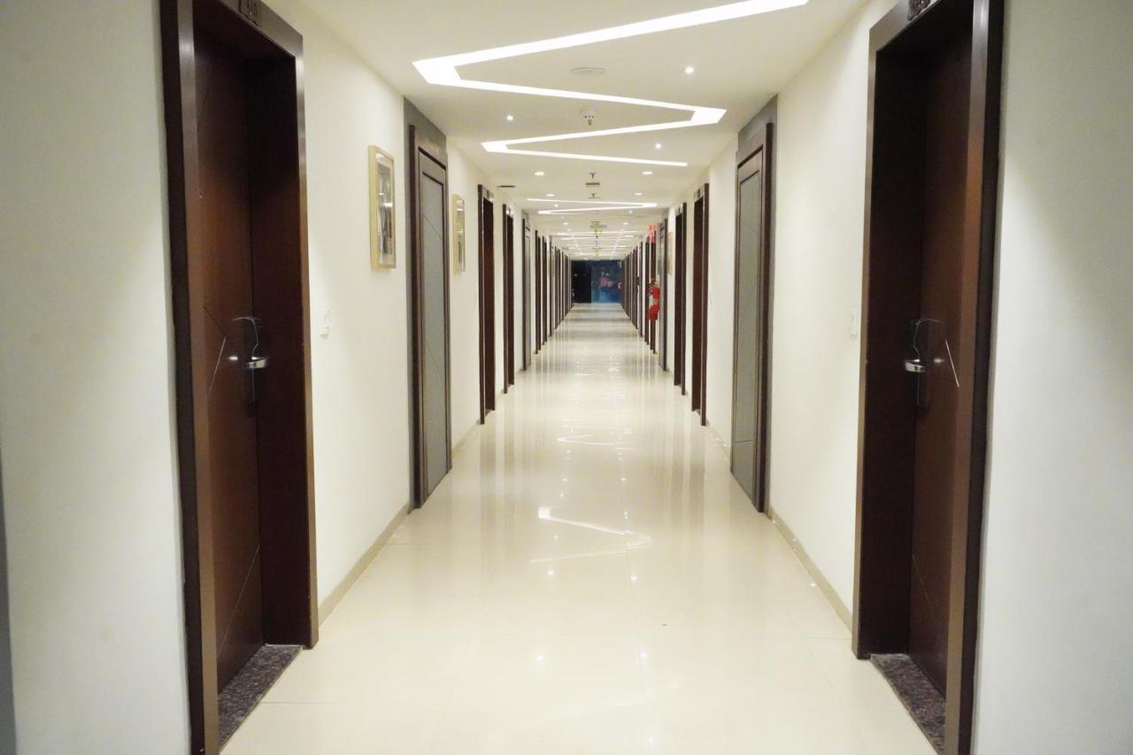 Regenta Inn Ranip Amhedabad Dış mekan fotoğraf