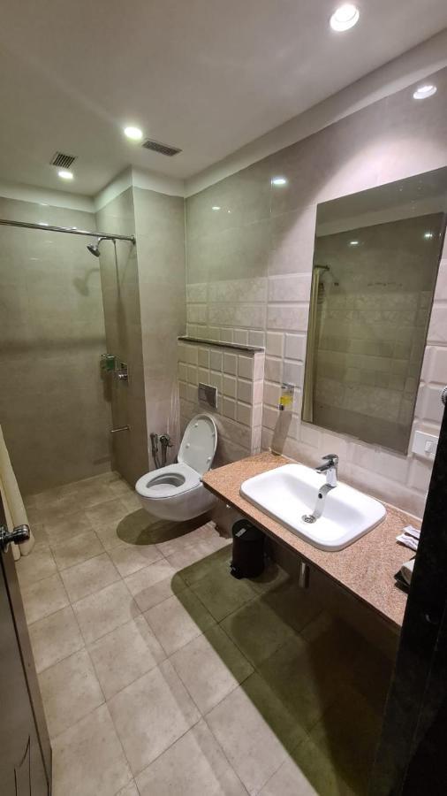 Regenta Inn Ranip Amhedabad Dış mekan fotoğraf