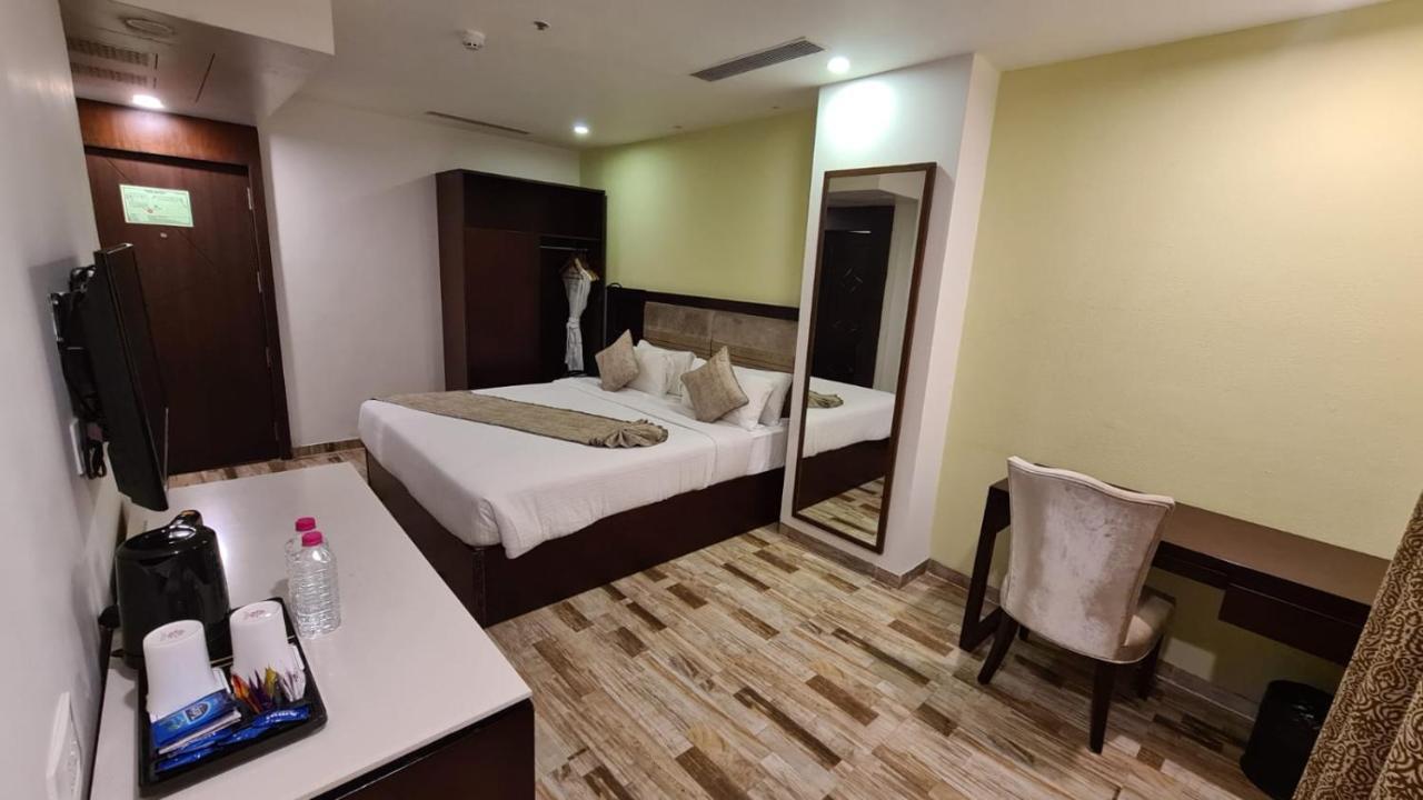 Regenta Inn Ranip Amhedabad Dış mekan fotoğraf