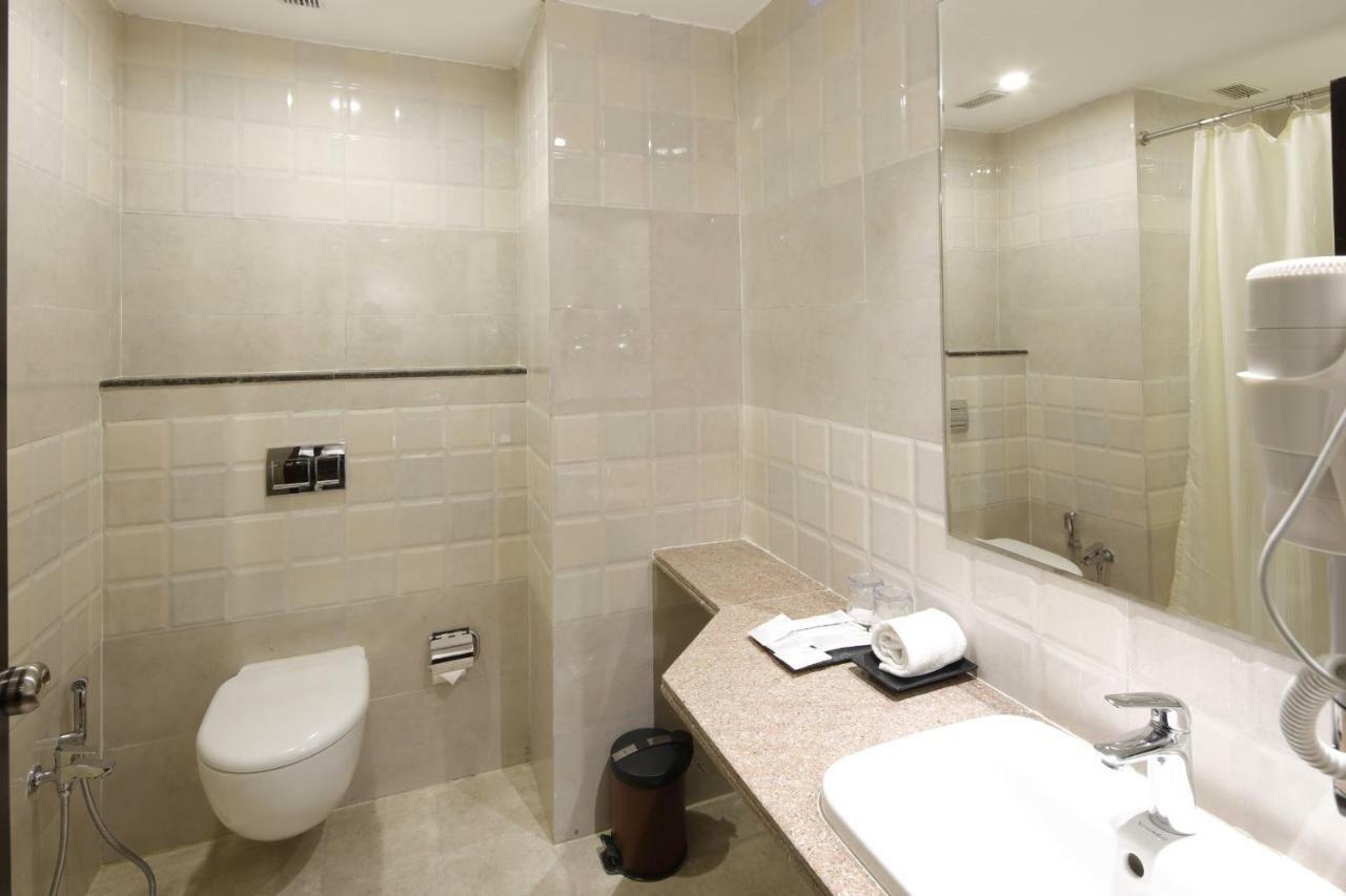 Regenta Inn Ranip Amhedabad Dış mekan fotoğraf