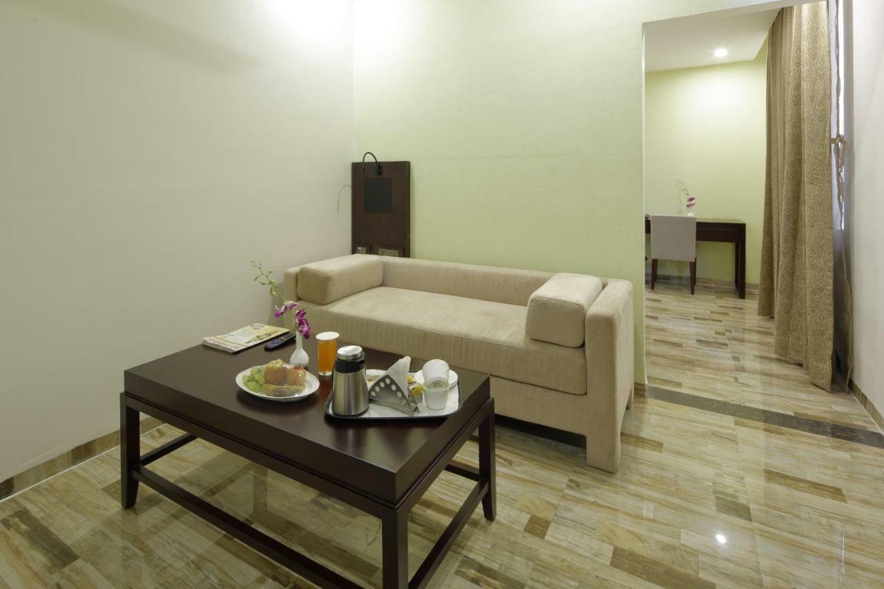 Regenta Inn Ranip Amhedabad Dış mekan fotoğraf