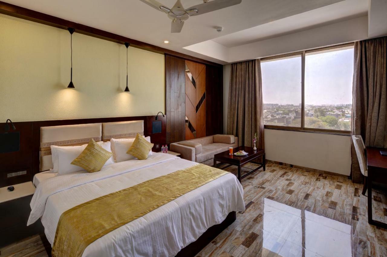 Regenta Inn Ranip Amhedabad Dış mekan fotoğraf