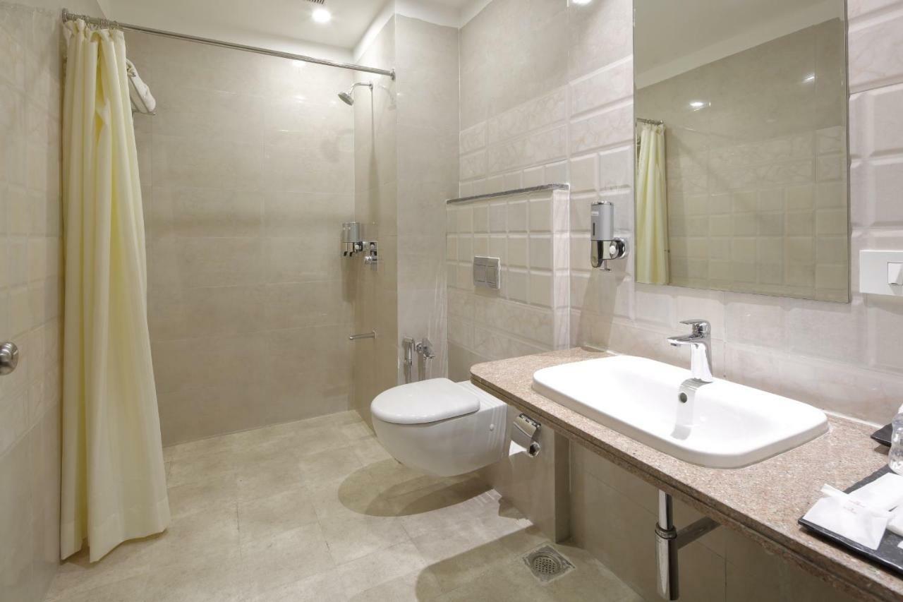 Regenta Inn Ranip Amhedabad Dış mekan fotoğraf