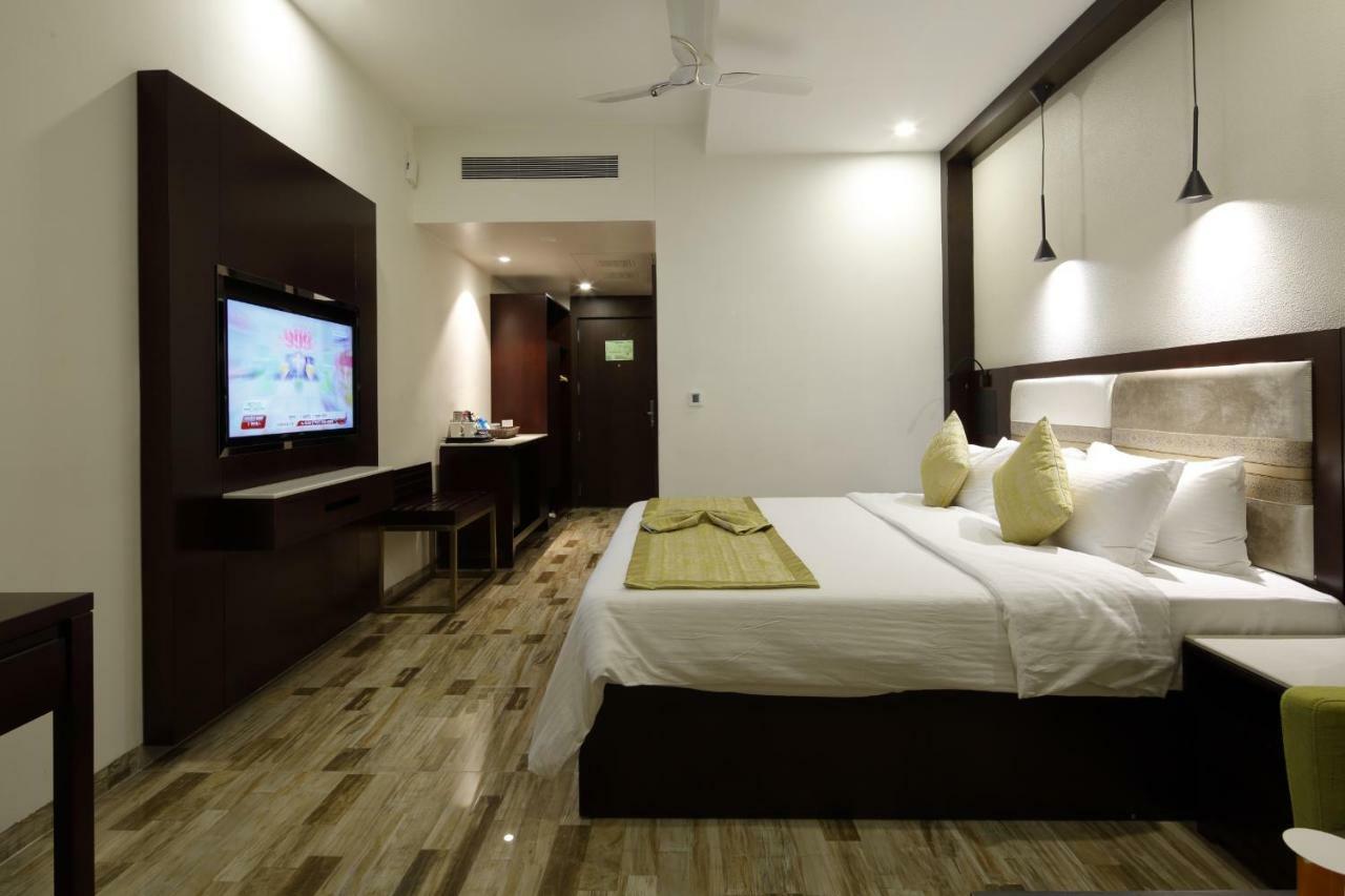 Regenta Inn Ranip Amhedabad Dış mekan fotoğraf