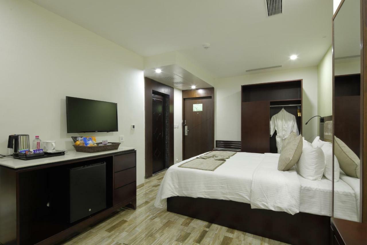Regenta Inn Ranip Amhedabad Dış mekan fotoğraf