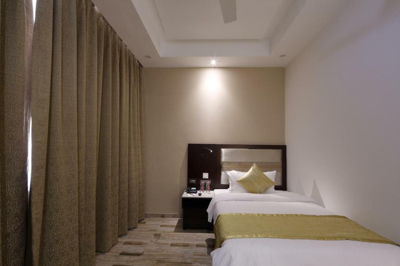 Regenta Inn Ranip Amhedabad Dış mekan fotoğraf